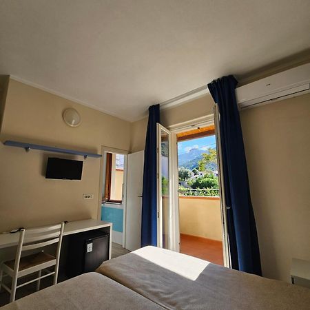 פומונטה Hotel Corallo מראה חיצוני תמונה